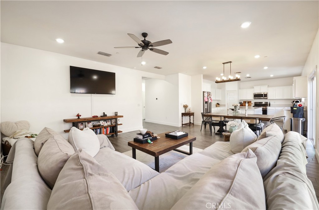 9612 Cobble Creek Dr, Shafter, CA 93263