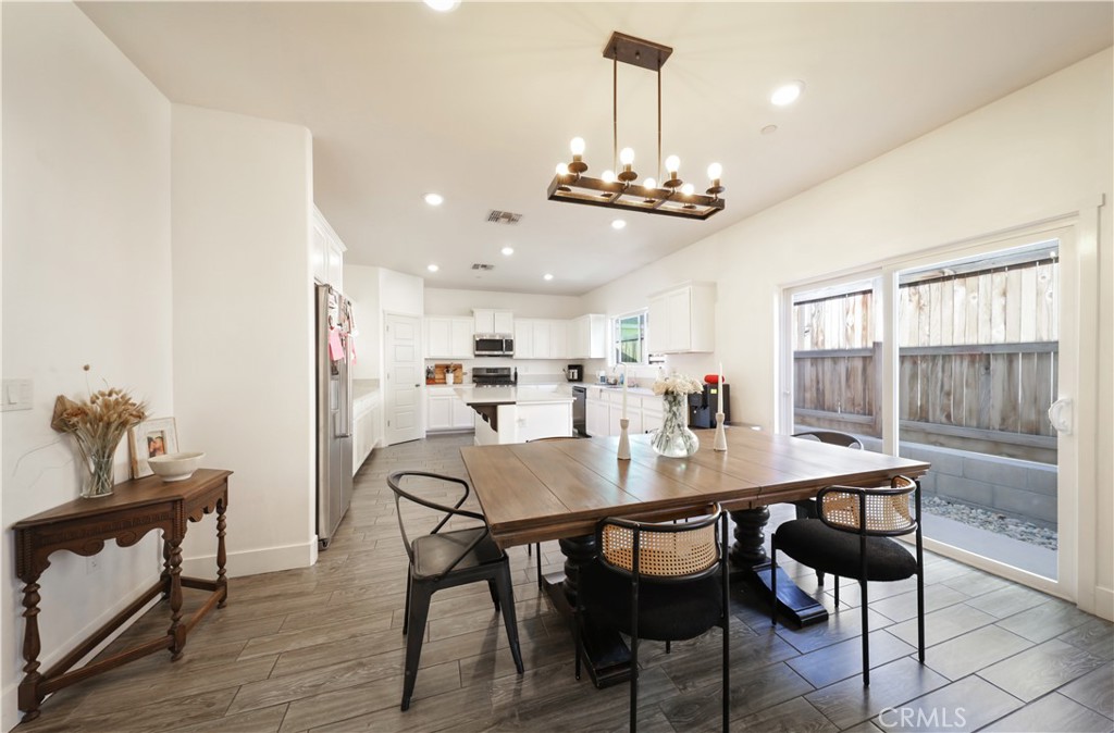 9612 Cobble Creek Dr, Shafter, CA 93263