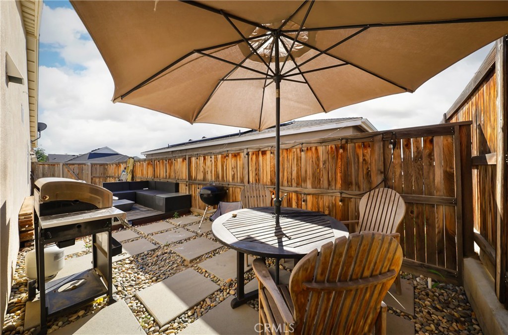 9612 Cobble Creek Dr, Shafter, CA 93263