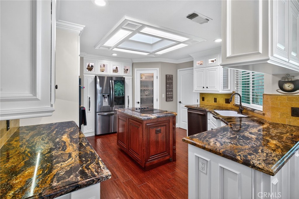 10130 N Heather Dr, Fresno, CA 93720