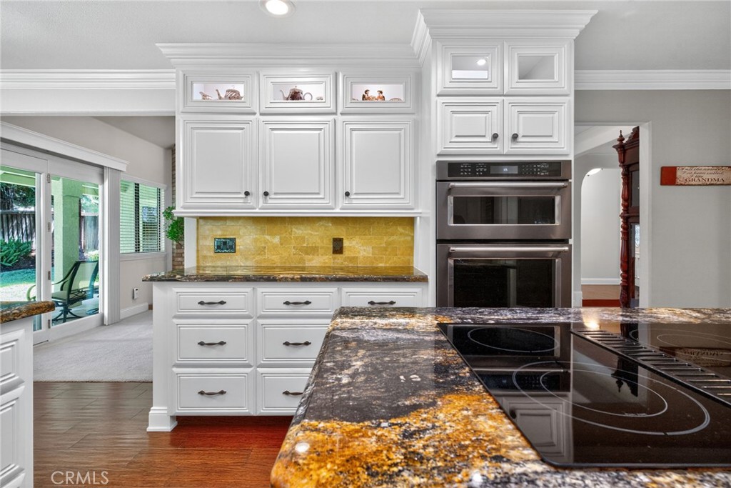 10130 N Heather Dr, Fresno, CA 93720