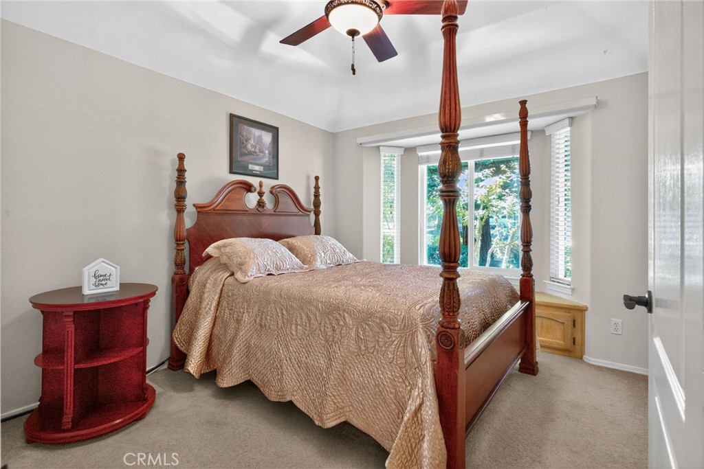 10130 N Heather Dr, Fresno, CA 93720