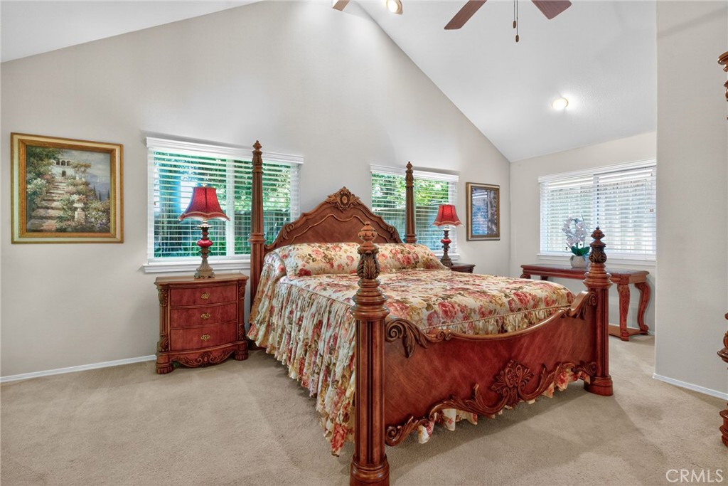 10130 N Heather Dr, Fresno, CA 93720