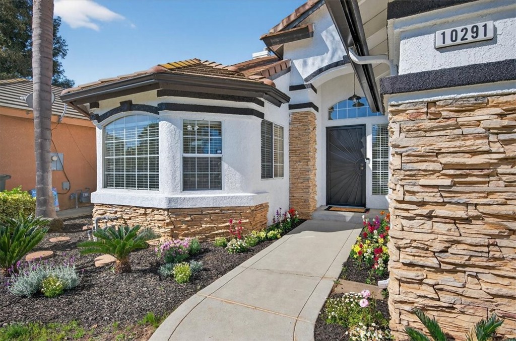 10291 N Whitney, Fresno, CA 93730