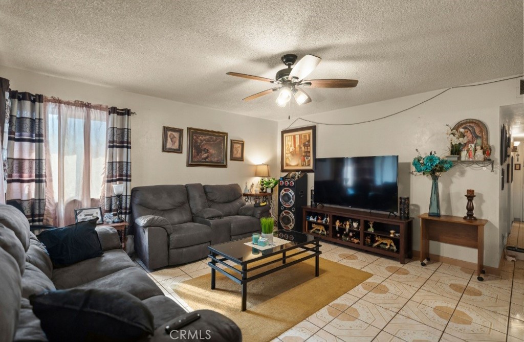 232 Rodriguez Ave, Shafter, CA 93263