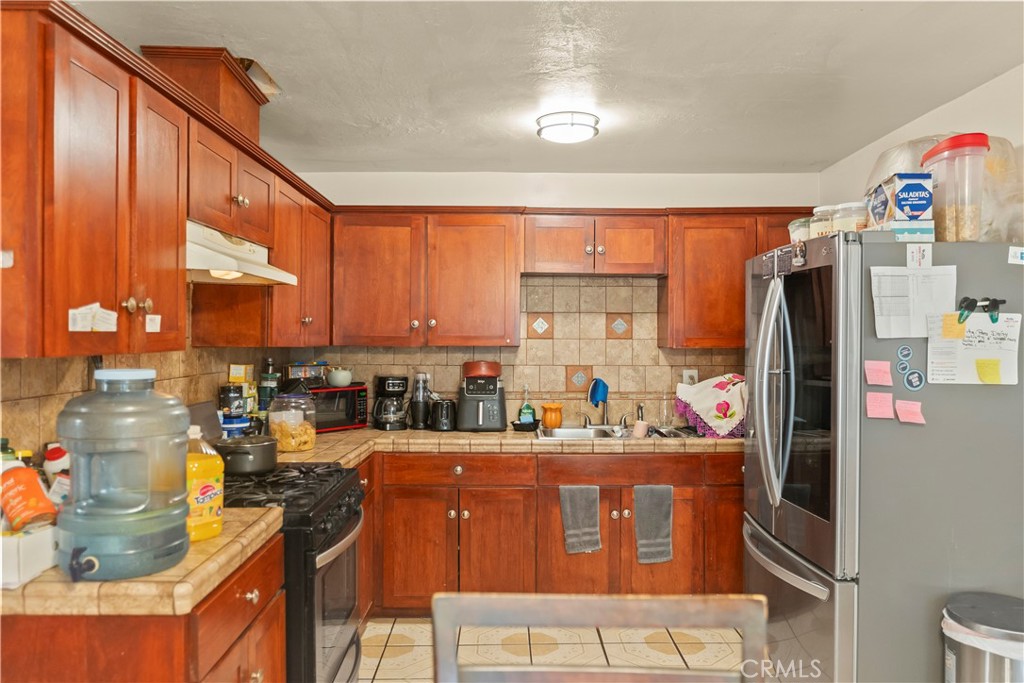 232 Rodriguez Ave, Shafter, CA 93263