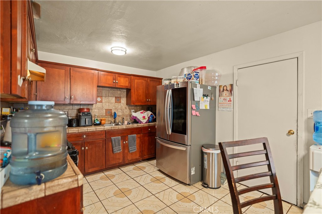 232 Rodriguez Ave, Shafter, CA 93263
