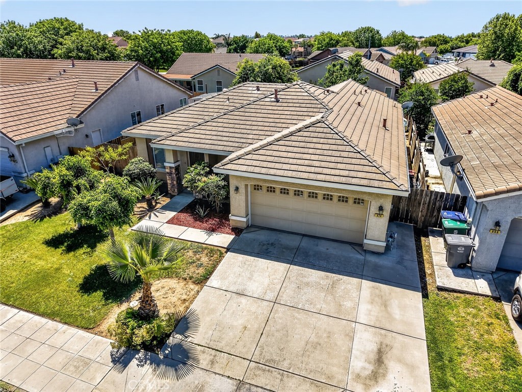 978 San Carlos Ave, Madera, CA 93637