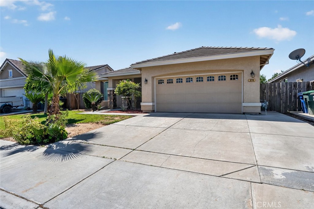 978 San Carlos Ave, Madera, CA 93637