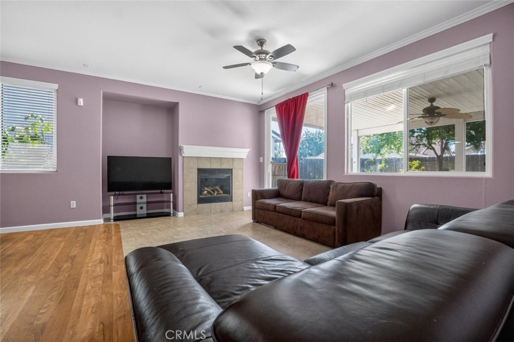 978 San Carlos Ave, Madera, CA 93637