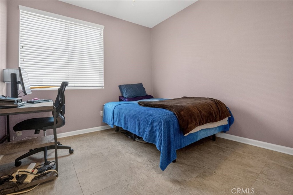 978 San Carlos Ave, Madera, CA 93637