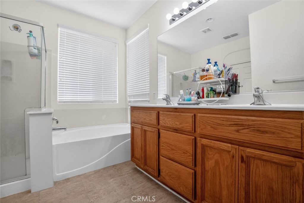 978 San Carlos Ave, Madera, CA 93637