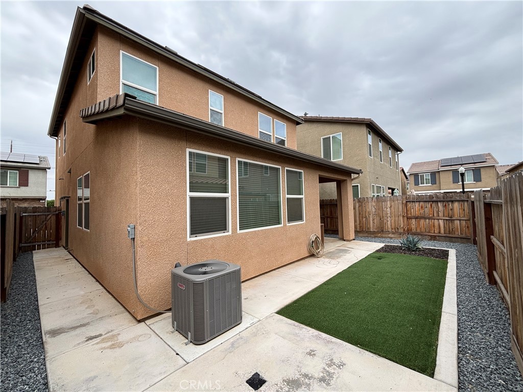 914 W Wishon, Madera, CA 93636