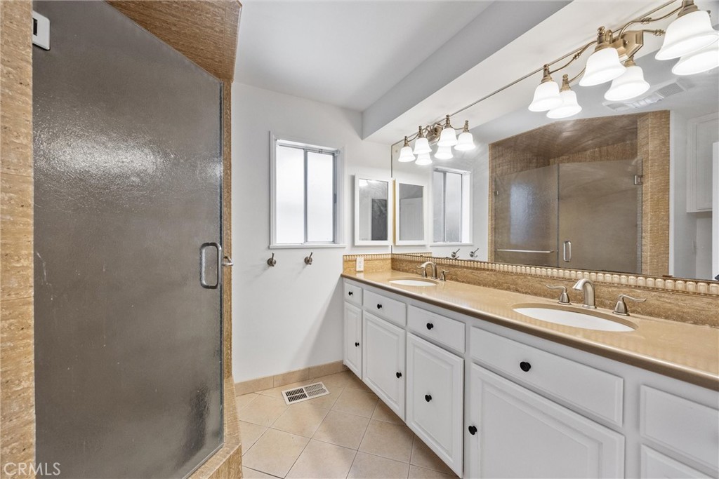 719 Mannel, Shafter, CA 93263