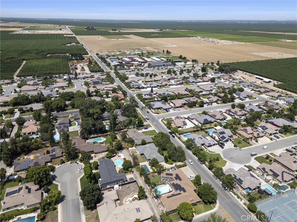 719 Mannel, Shafter, CA 93263