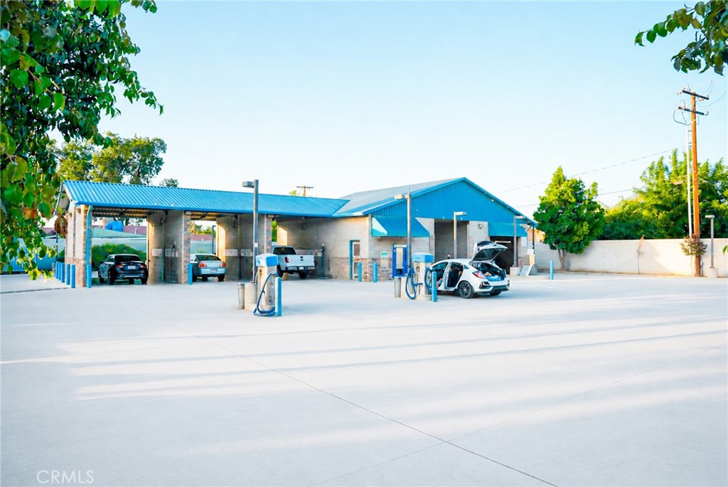 1220 W Houston, Visalia, CA 93291