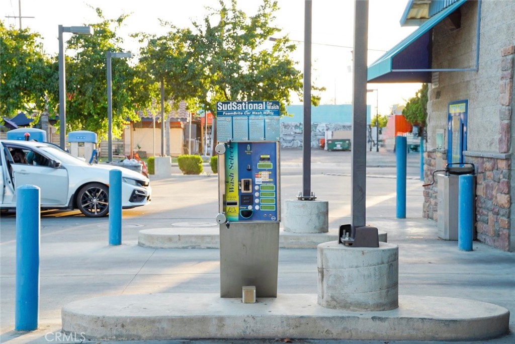 1220 W Houston, Visalia, CA 93291