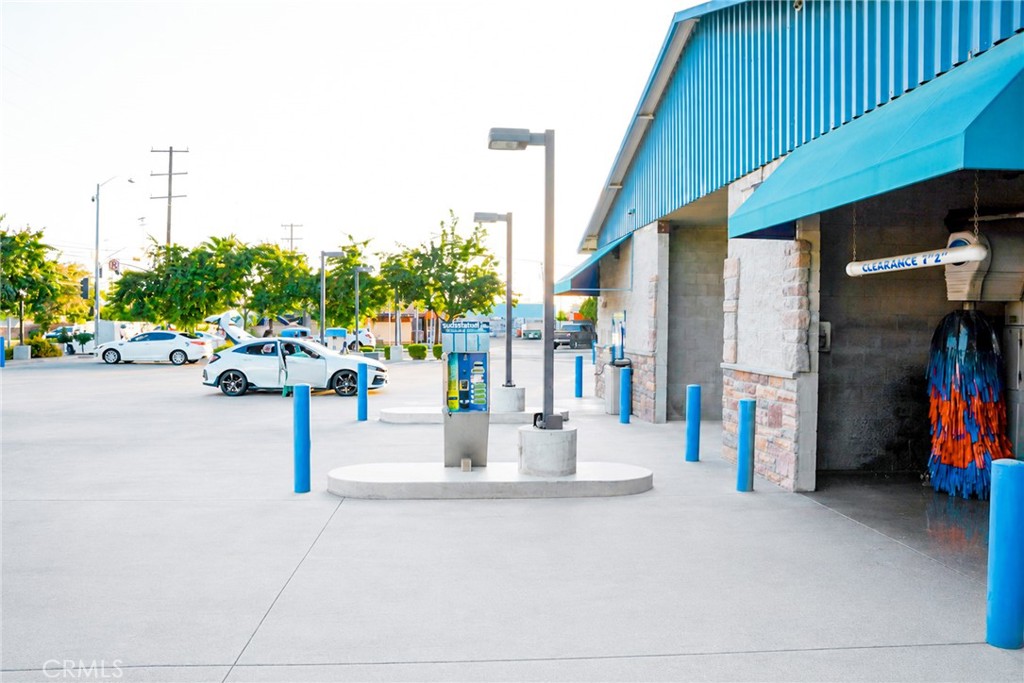 1220 W Houston, Visalia, CA 93291
