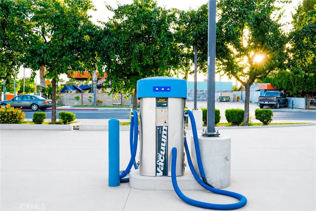 1220 W Houston, Visalia, CA 93291