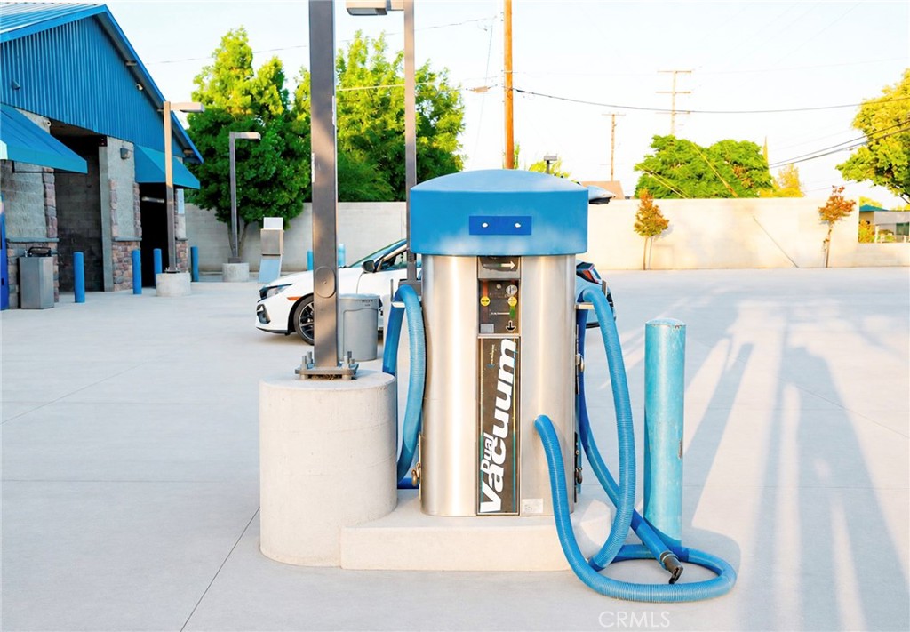 1220 W Houston, Visalia, CA 93291