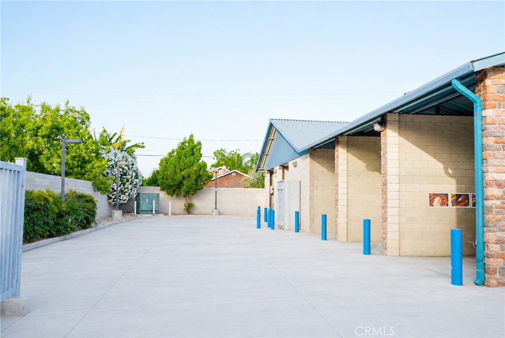 1220 W Houston, Visalia, CA 93291
