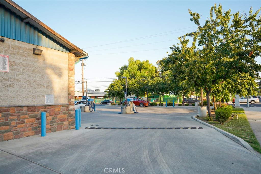 1220 W Houston, Visalia, CA 93291
