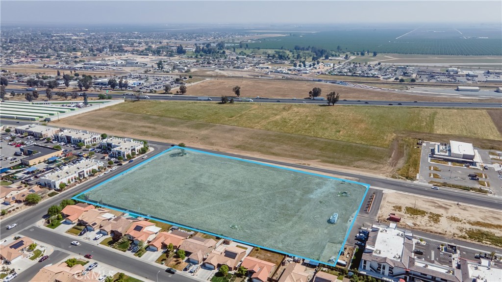 555 Dover Pkwy, Delano, CA 93215