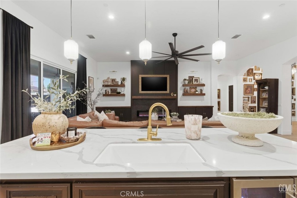 1008 Eckmann, Shafter, CA 93263