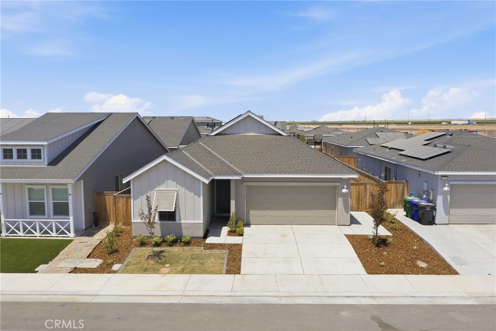 9634 Maple Terrace Ln, Shafter, CA 93263