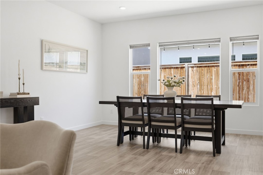 9634 Maple Terrace Ln, Shafter, CA 93263