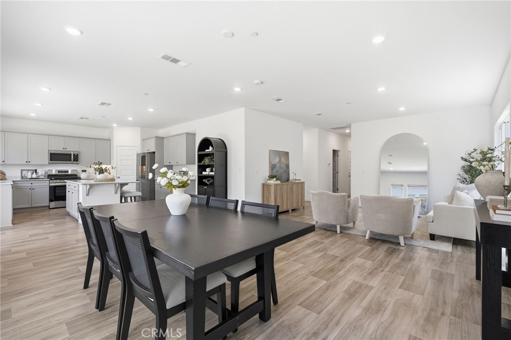 9634 Maple Terrace Ln, Shafter, CA 93263
