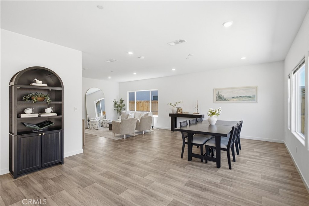 9634 Maple Terrace Ln, Shafter, CA 93263