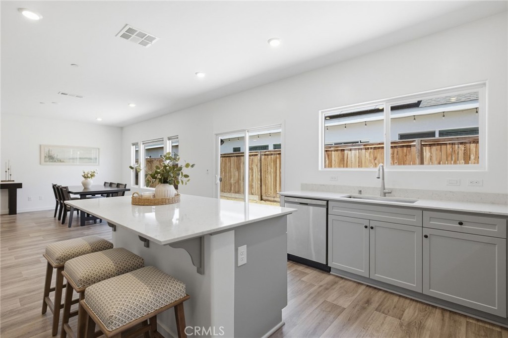 9634 Maple Terrace Ln, Shafter, CA 93263