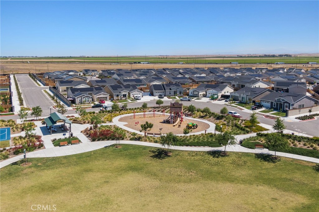 9634 Maple Terrace Ln, Shafter, CA 93263