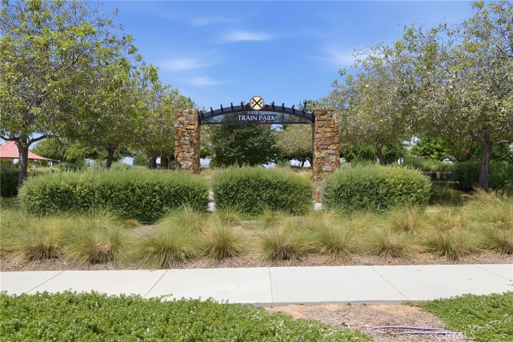 9634 Maple Terrace Ln, Shafter, CA 93263