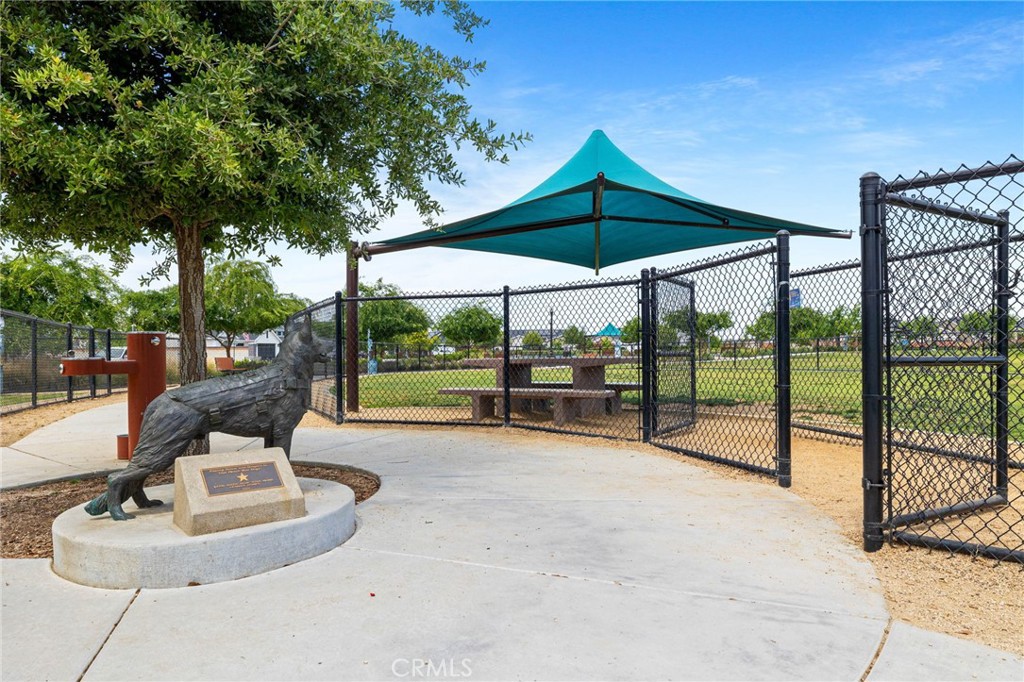 9634 Maple Terrace Ln, Shafter, CA 93263