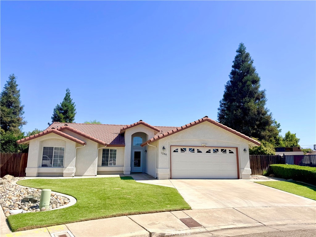 1044 N Sycamore Way, Porterville, CA 93257