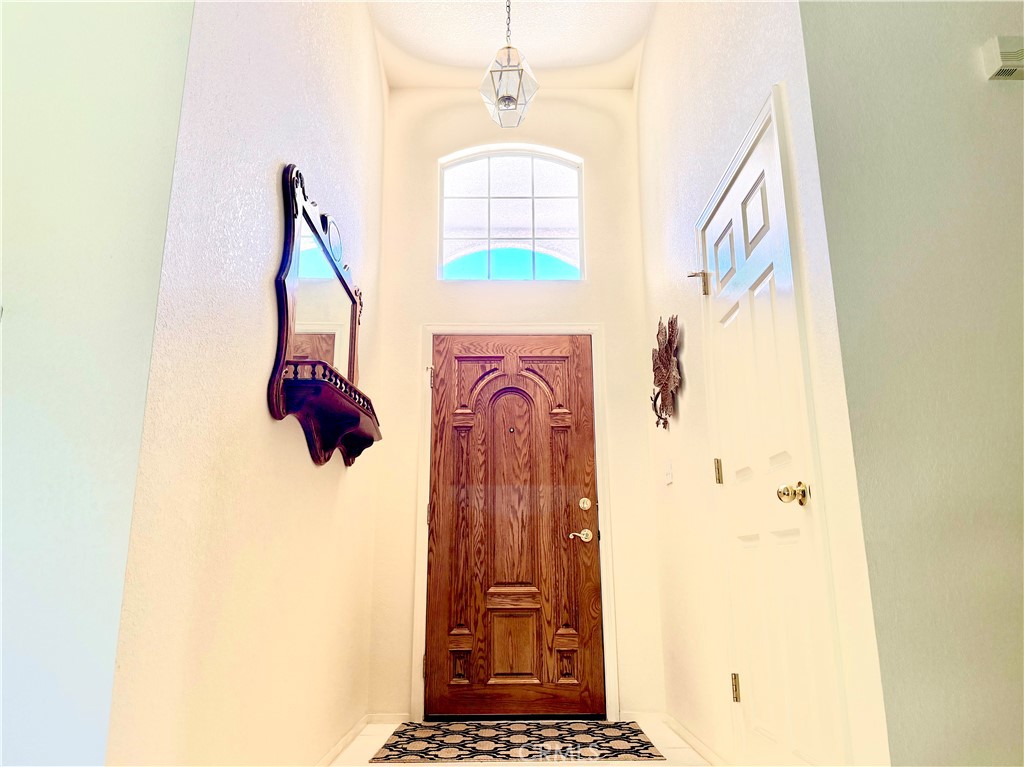 1044 N Sycamore Way, Porterville, CA 93257