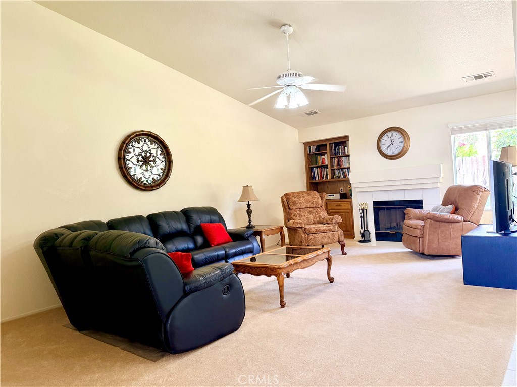 1044 N Sycamore Way, Porterville, CA 93257