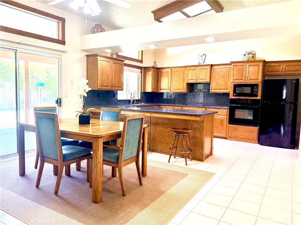 1044 N Sycamore Way, Porterville, CA 93257