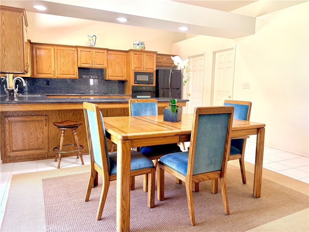 1044 N Sycamore Way, Porterville, CA 93257