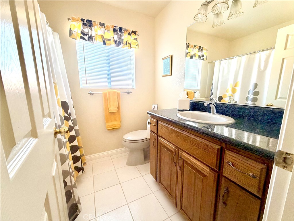 1044 N Sycamore Way, Porterville, CA 93257
