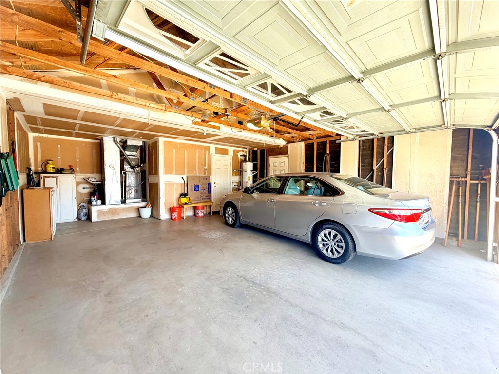1044 N Sycamore Way, Porterville, CA 93257