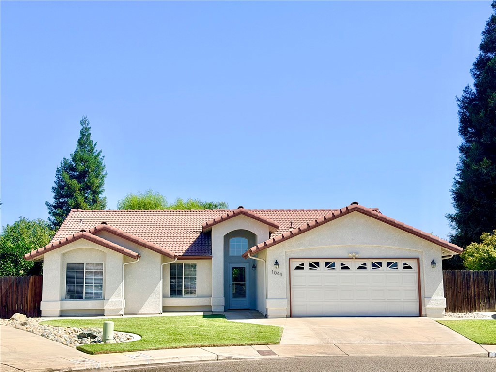 1044 N Sycamore Way, Porterville, CA 93257