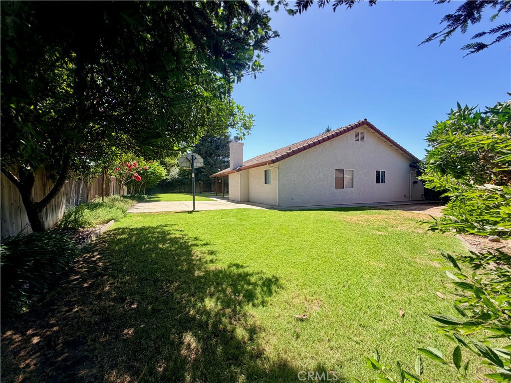 1044 N Sycamore Way, Porterville, CA 93257