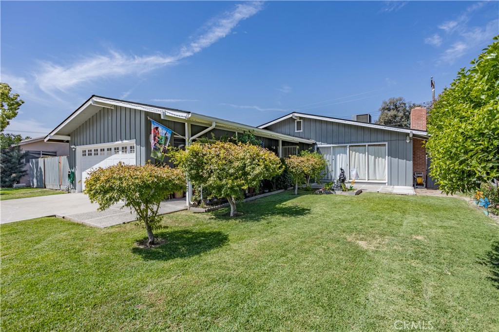 1101 S Mountain St, Visalia, CA 93277
