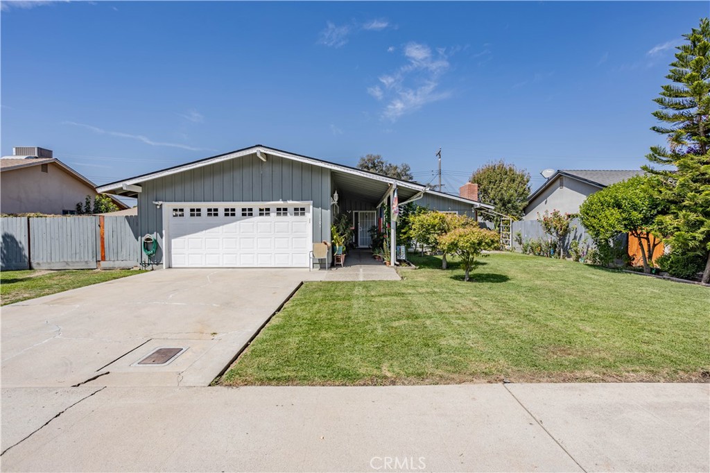 1101 S Mountain St, Visalia, CA 93277