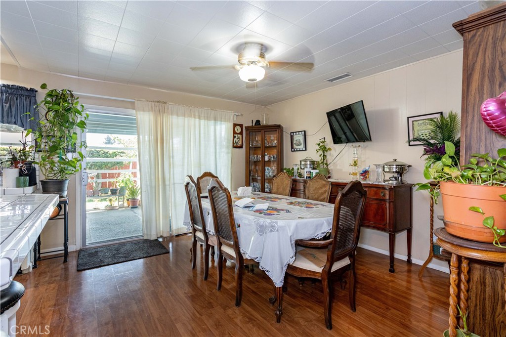 1101 S Mountain St, Visalia, CA 93277