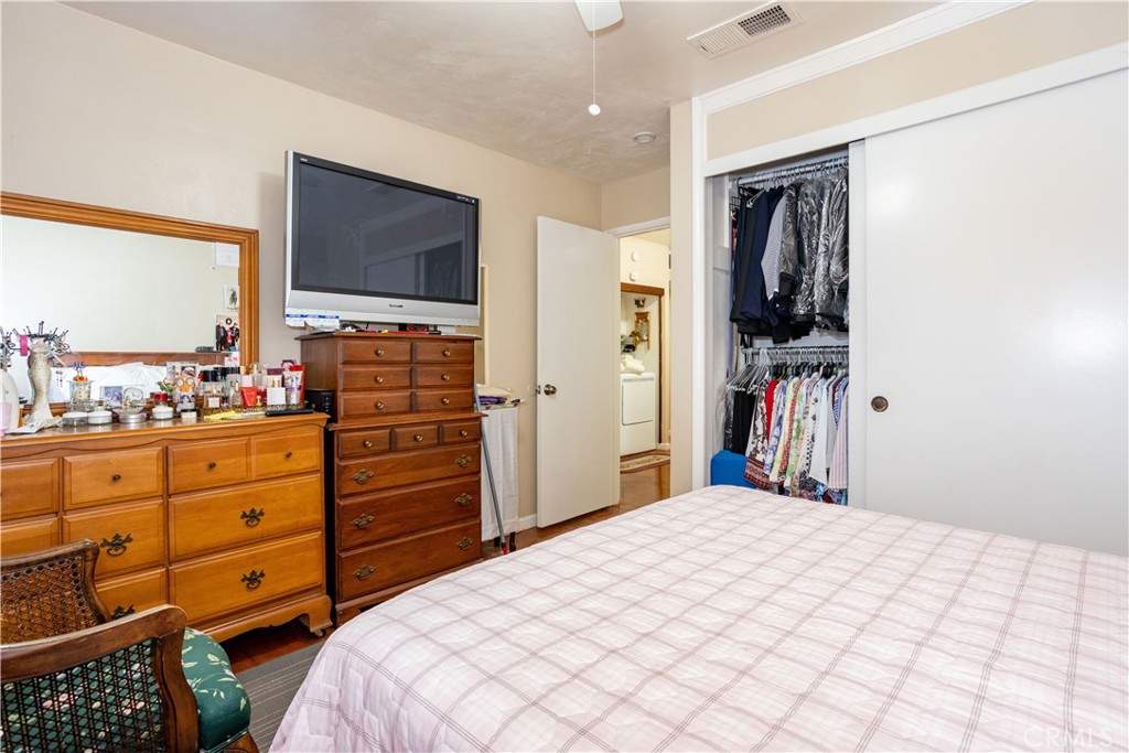 1101 S Mountain St, Visalia, CA 93277
