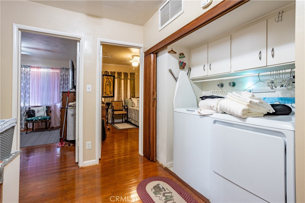 1101 S Mountain St, Visalia, CA 93277